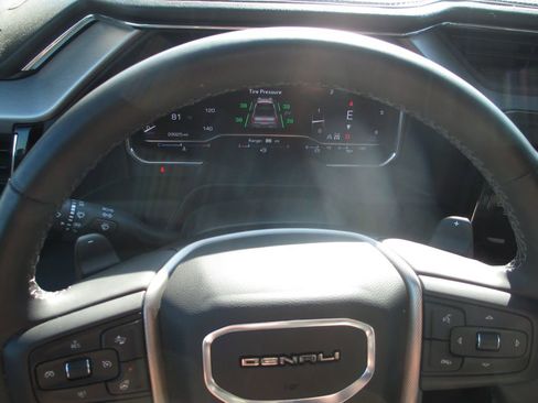 Used 2024 GMC Sierra 1500 Denali w/ Denali Reserve Package AWD/4WD image 32