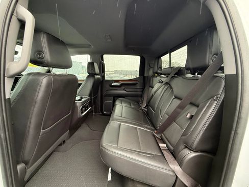 Used 2023 GMC Sierra 1500 Denali w/ Technology Package AWD/4WD image 11