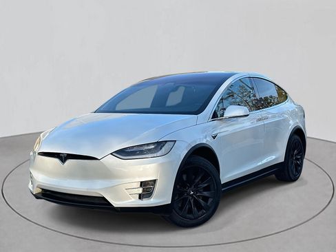 Used 2017 Tesla Model X 75D image 1