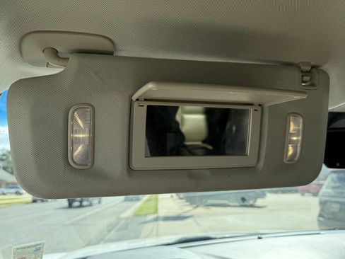 Used 2020 GMC Yukon XL SLT w/ Premium Edition image 43