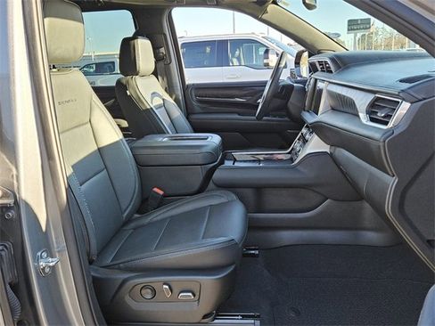 Used 2022 GMC Yukon Denali image 10