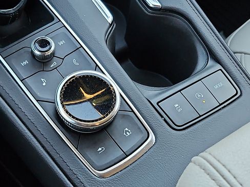 Used 2023 Cadillac XT4 Luxury w/ Cold Weather Package image 25