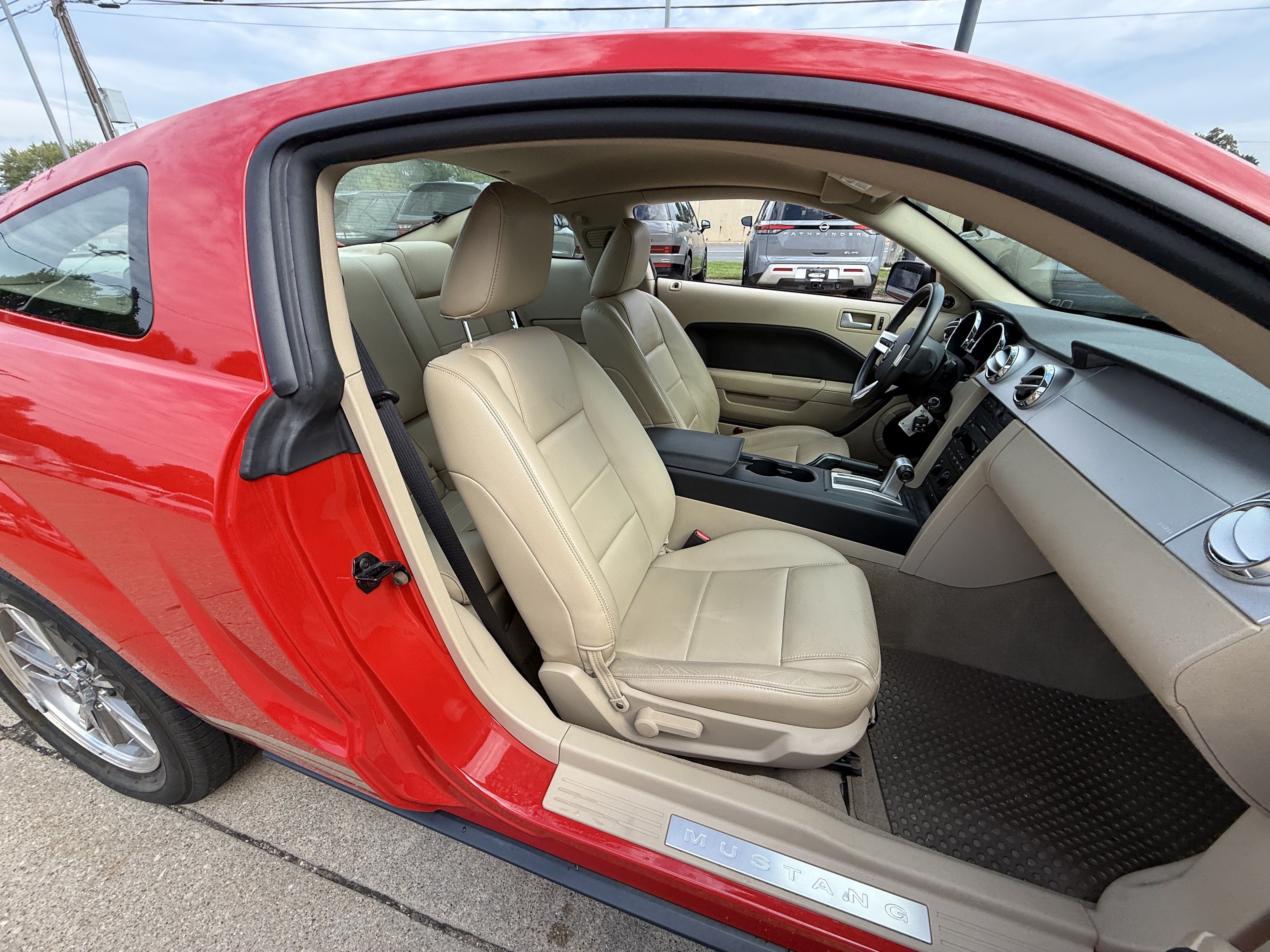 Used 2005 Ford Mustang Premium RWD image 19