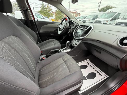 Used 2017 Chevrolet Sonic LT image 28