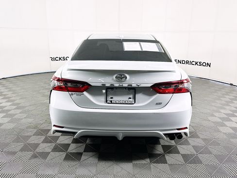 Used 2023 Toyota Camry SE image 4