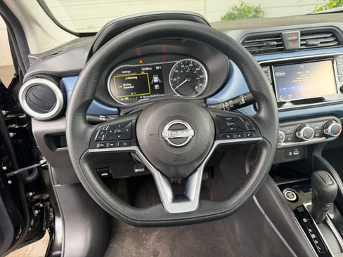 Used 2025 Nissan Versa SV image 28