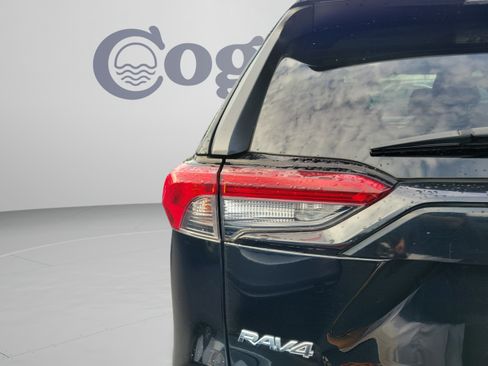 Used 2019 Toyota RAV4 LE FWD image 22