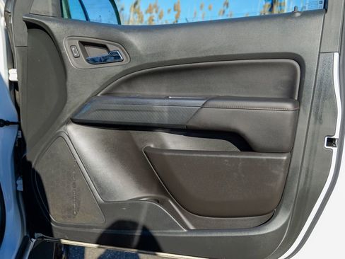 Used 2022 GMC Canyon AT4 image 32