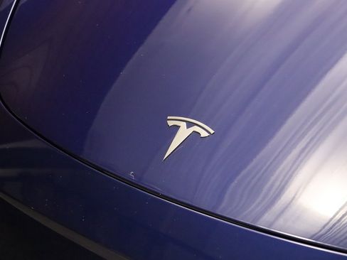 Used 2023 Tesla Model Y Performance AWD/4WD image 3