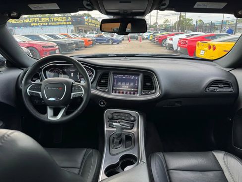 Used 2017 Dodge Challenger GT w/ Driver Convenience Group image 24