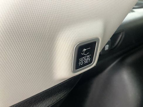 Certified 2023 Jeep Grand Cherokee Limited image 24