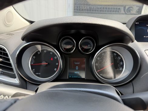 Used 2016 Buick Encore FWD image 17