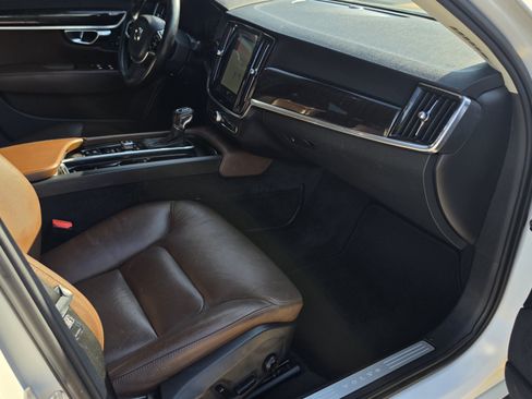 Used 2018 Volvo S90 T5 Momentum FWD image 31