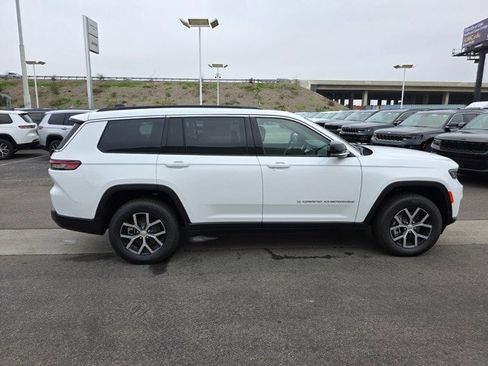 New 2025 Jeep Grand Cherokee L Limited w/ Trailer Tow Package image 8