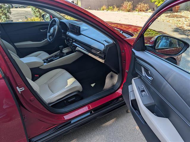Used 2024 Honda Accord EX-L image 11
