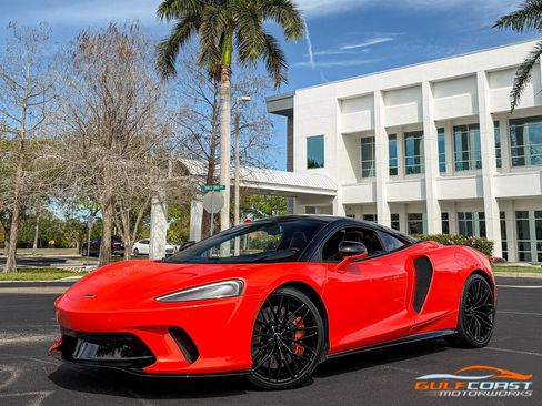 Used 2023 McLaren GT image 12