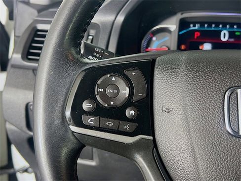 Used 2019 Honda Pilot Touring image 16
