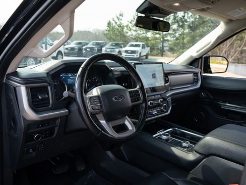 Used 2024 Ford Expedition Max XLT image 13