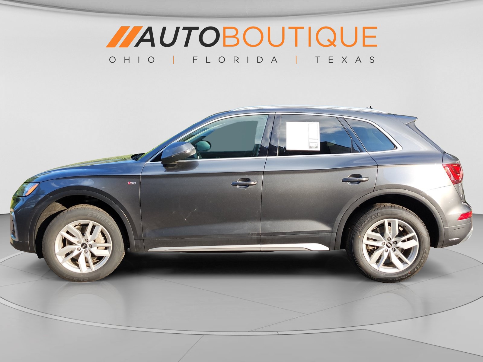 Used 2023 Audi Q5 2.0T Premium w/ Convenience Package AWD/4WD image 2