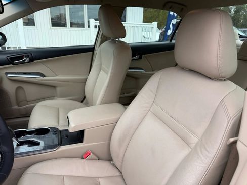 Used 2014 Toyota Camry XLE FWD image 16
