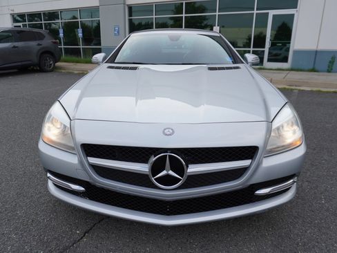 Used 2013 Mercedes-Benz SLK 250 image 2