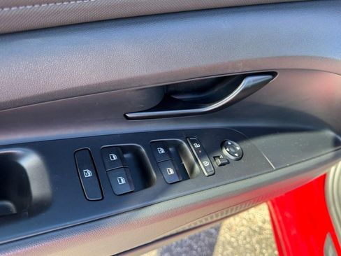 Certified 2025 Hyundai Elantra Sport image 15