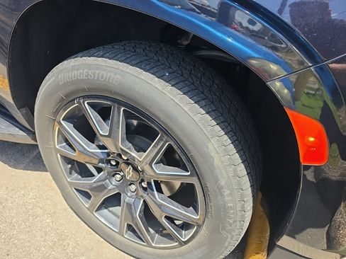 Used 2023 Chevrolet Tahoe Premier RWD image 13