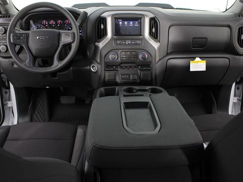 New 2026 Chevrolet Silverado 1500 Custom Trail Boss w/ Dark Appearance Package AWD/4WD image 9