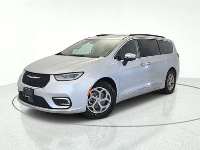 Used 2023 Chrysler Pacifica Limited