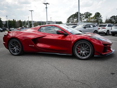 Used 2024 Chevrolet Corvette Z06 w/ Z07 Performance Package image 12