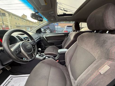 Used 2010 Kia Forte Koup SX image 17