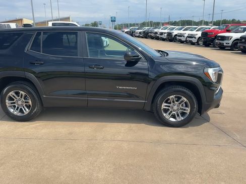 Used 2026 GMC Terrain Elevation FWD image 2