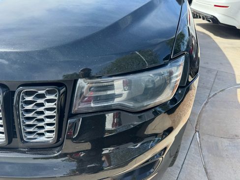 Used 2020 Jeep Grand Cherokee Altitude RWD image 6