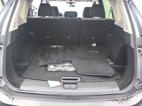 Used 2023 Nissan Rogue SV image 18