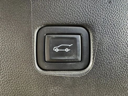 Used 2020 Chevrolet Blazer LT w/ Sound & Technology Package FWD image 31