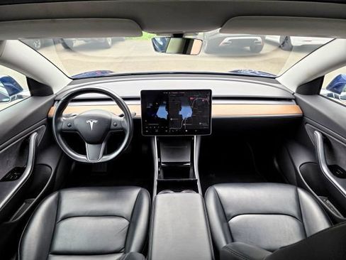 Used 2018 Tesla Model 3 Long Range RWD image 10