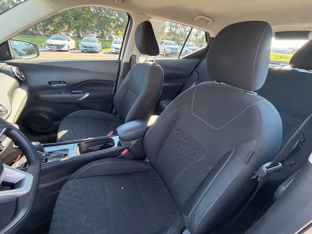 Certified 2022 Nissan Kicks SV w/ Interior Electronics Package FWD image 7