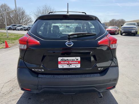 Used 2019 Nissan Kicks SV w/ Exterior Package FWD image 4