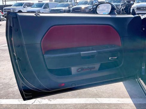 Used 2013 Dodge Challenger R/T image 19