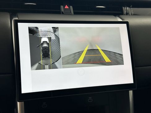 Used 2024 Land Rover Discovery Sport S image 24