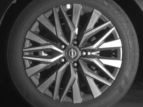 Used 2025 Nissan Altima 2.5 SV image 12