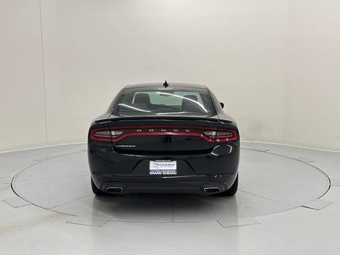 Used 2017 Dodge Charger R/T image 4