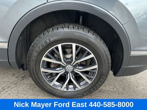 Used 2020 Volkswagen Tiguan SE w/ Panoramic Sunroof Package image 19