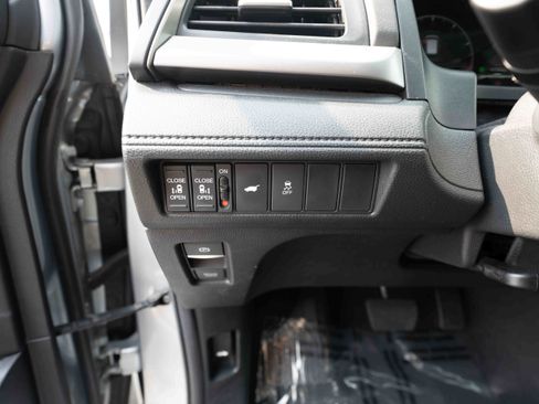 Used 2025 Honda Odyssey EX-L image 11