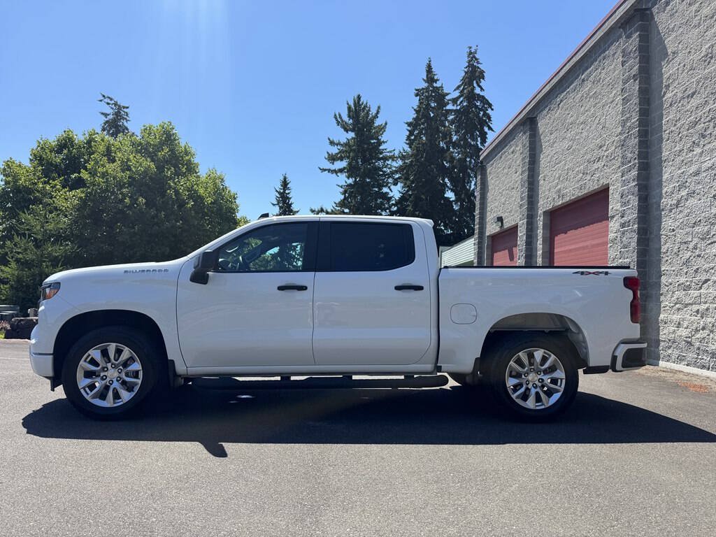 Used 2025 Chevrolet Silverado 1500 Custom AWD/4WD image 5