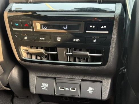 Used 2022 Acura MDX SH-AWD w/ Advance Package image 13