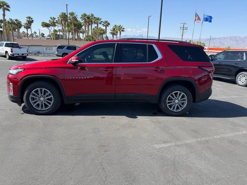 Used 2023 Chevrolet Traverse LT FWD image 6