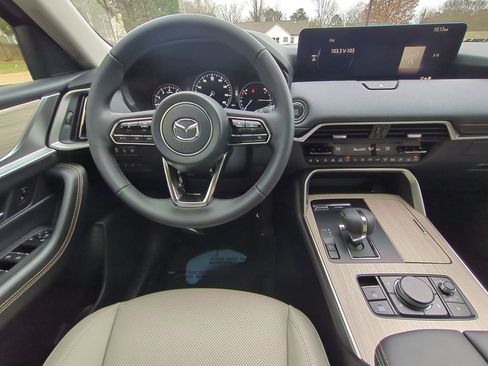New 2026 MAZDA CX-90 3.3 Turbo w/ Preferred Package AWD/4WD image 16
