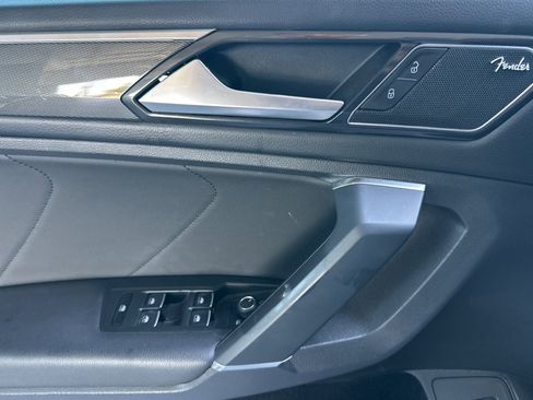 Used 2018 Volkswagen Tiguan SEL Premium AWD/4WD image 11