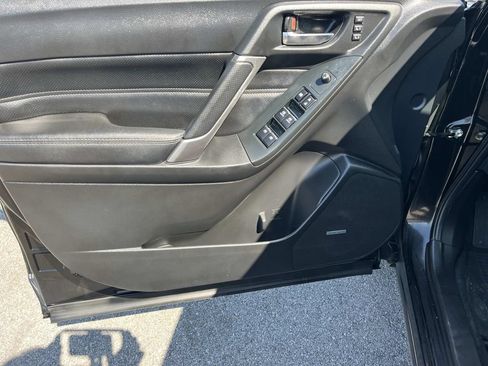 Used 2018 Subaru Forester 2.5i Touring w/ Popular Package #2 AWD/4WD image 27